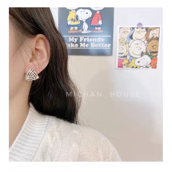 Hoa tai Hàn Quốc, hoa tai sang trọng nhẹ nhàng
