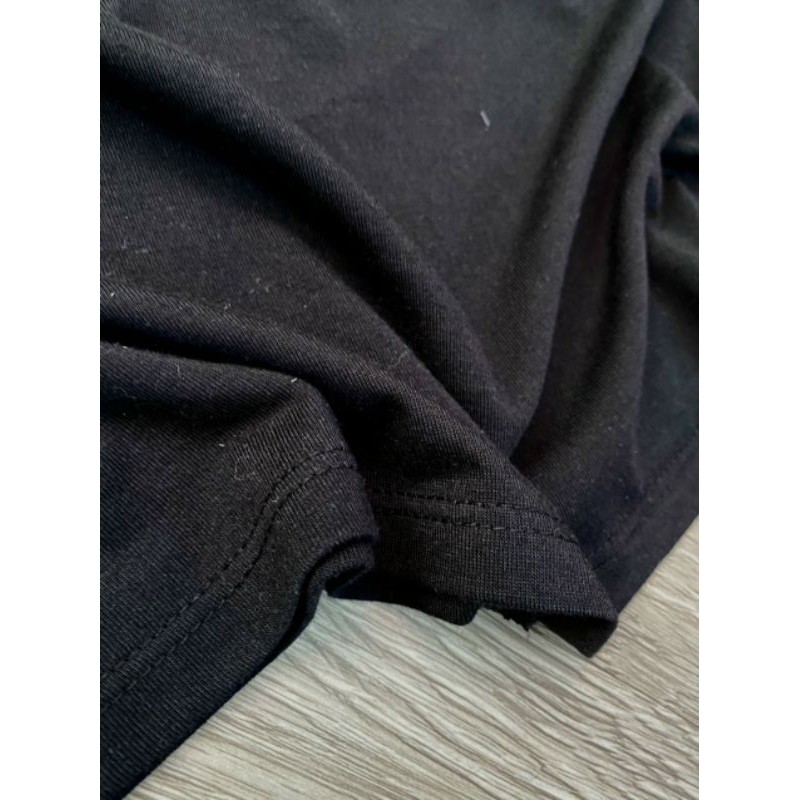 áo thun đen crop top canh dơi form rộng