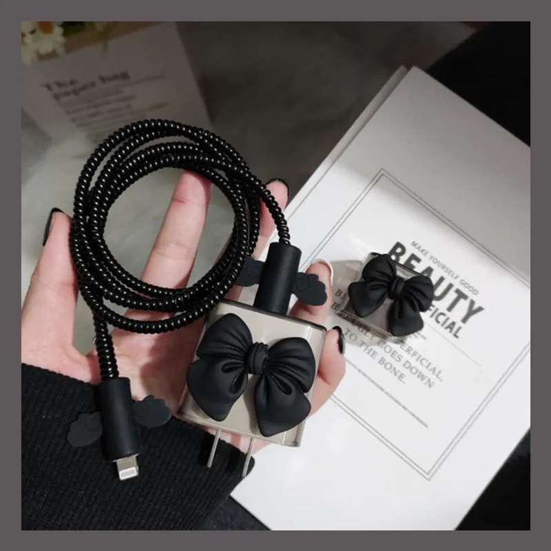 Vỏ Bọc Bảo Vệ Hộp Sạc Tai Nghe iPhone 18W 20W Màu Đen Bằng TPU Mềm