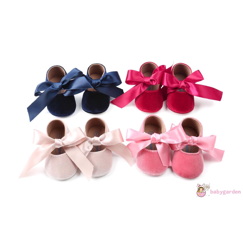 Giày em bé kiểu dáng thời trang