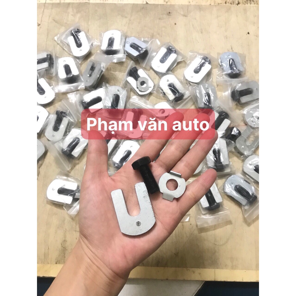 Bộ ốc khoá hãm chốt trục các đăng Ford Transit hàng theo xe Phạm Văn Auto