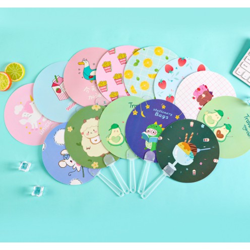 Q1 Quạt nhựa cầm tay quạt cute thần tượng cute dễ thương idol
