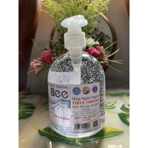 gel khô sát khuẩn chai 500 mL có vòi xịt .