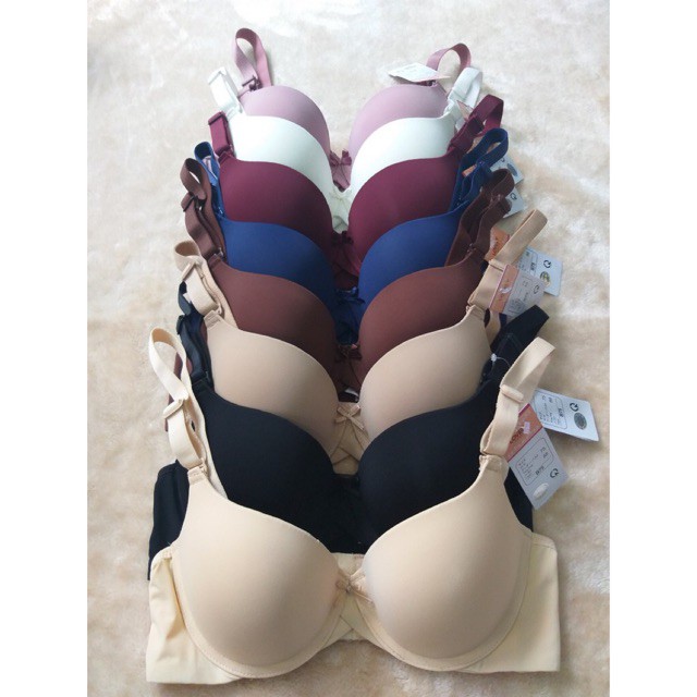Áo lót 3 móc Lovely VN mút vừa giúp ôm gọn phần mỡ thừa dưới cánh tay
