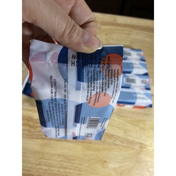Khăn ướt WET TISSUES 20 tờ