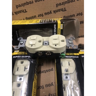 Ổ cắm điện Hubbell 5362IZ