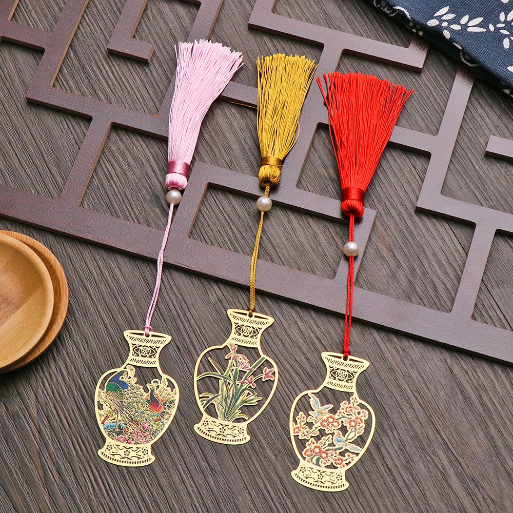 Kẹp đánh dấu trang sách hình bình hoa bằng đồng thau phối tua rua phong cách Trung Hoa cổ điển