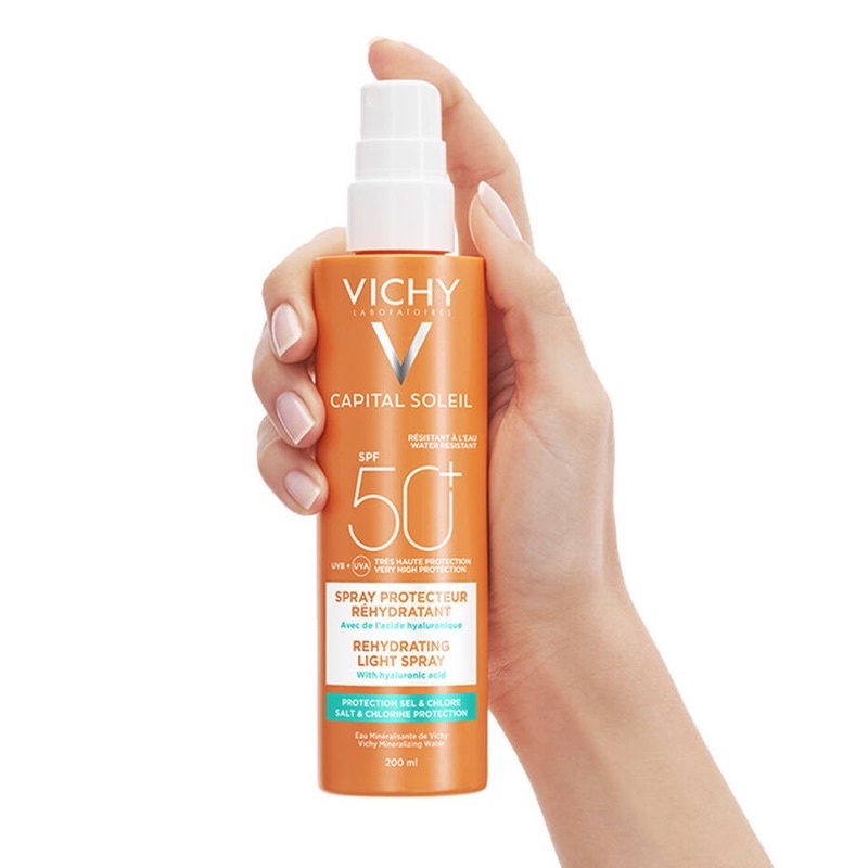 Xịt Chống Nắng Vichy Capital Soleil Rehydrating Light Spray SPF50+ 200ml