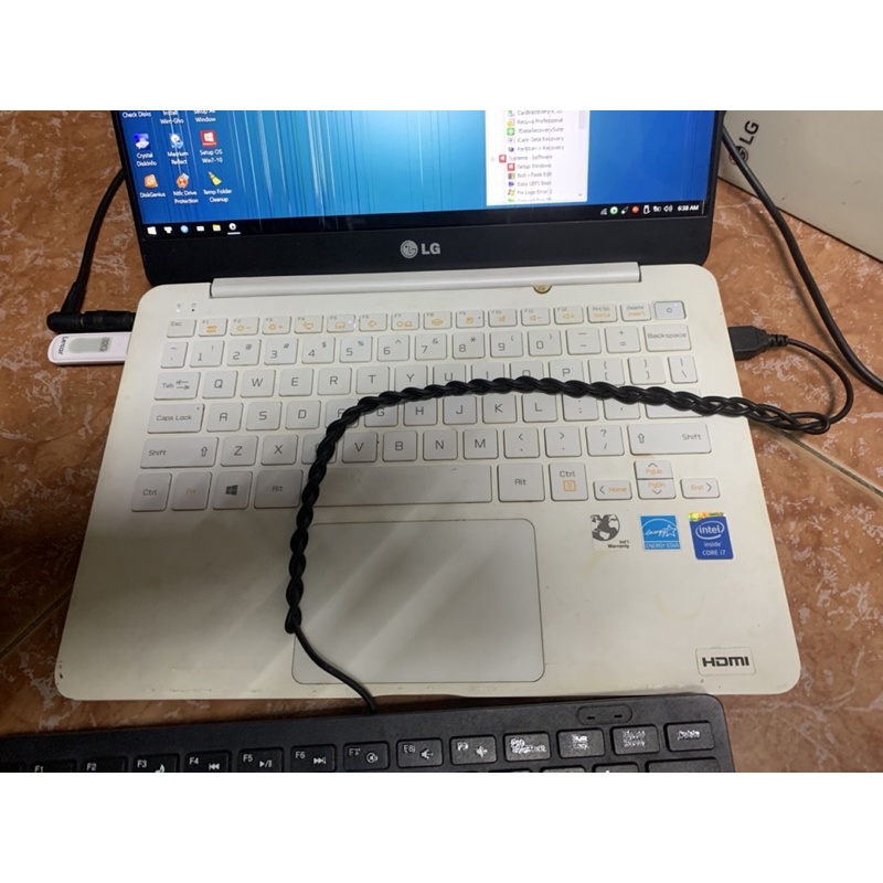 laptop cũ lg i74500u màn lỗi main còn chạy bán thợ về lao động lại