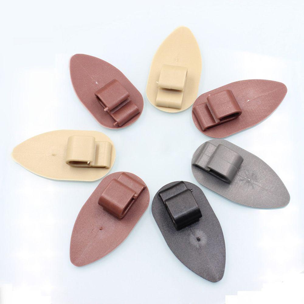 Bộ 8 Kẹp Cố Định Thảm Trên Xe Hơi