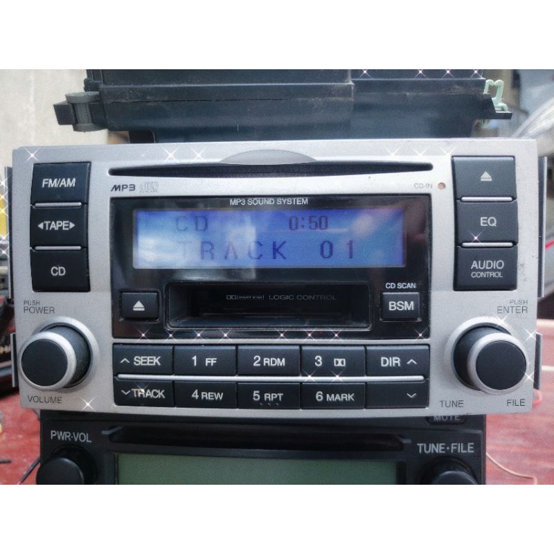 Đầu phát nhac radio /mp3/ cd /Tape/ từ xe Santafe. lắp chung cho các loại xe.