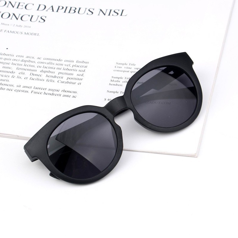 Kính mát chống tia UV kiểu dáng thời trang cho bé trai bé gái | BigBuy360 - bigbuy360.vn