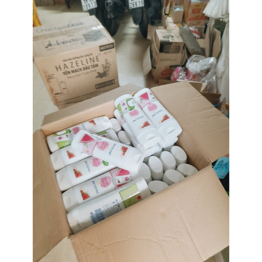 Sữa tắm dưỡng ẩm sáng da Hazeline yến mạch dâu tằm 300g
