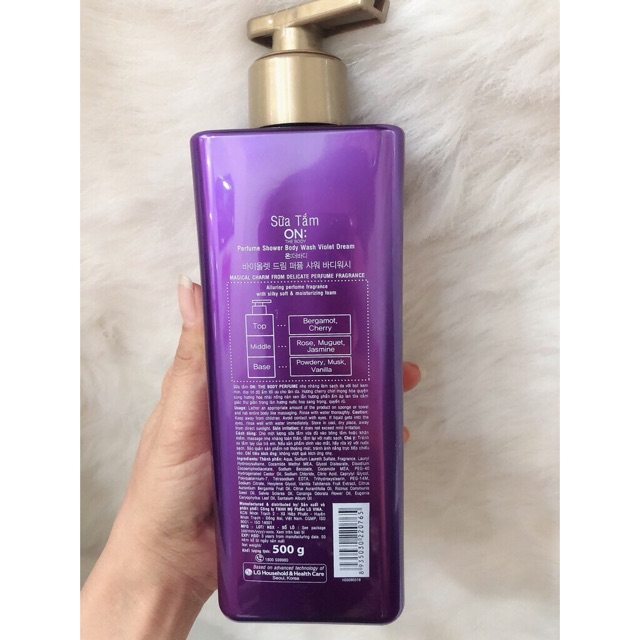 Sữa Tắm Hương Hoa On The Body 500ml