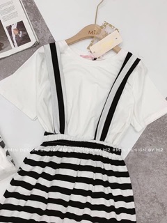 Set yếm thun váy kẻ+áo pull trắng nhaa