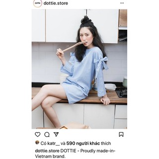 Đầm Dottie Caro xanh kẻ sọc dáng suông Size M