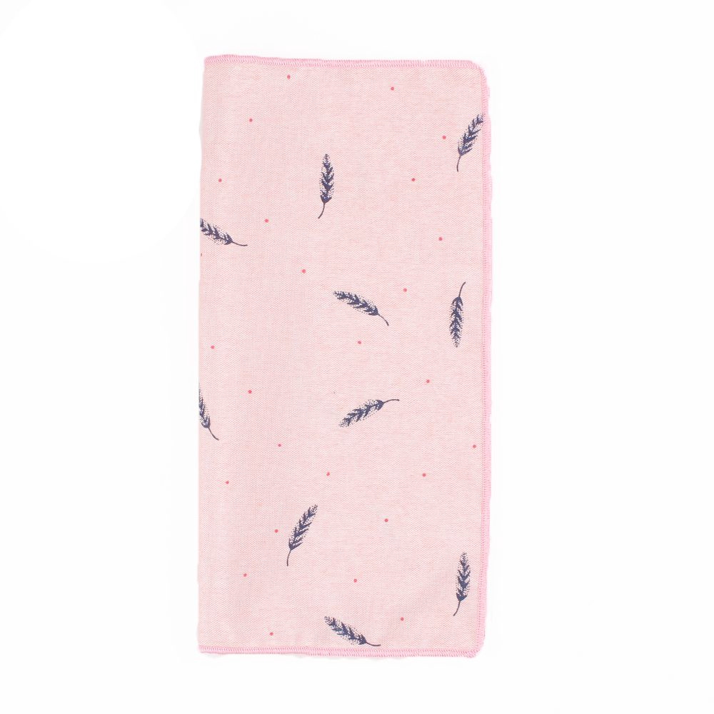 Khăn tay in họa tiết sáng tạo cho nam