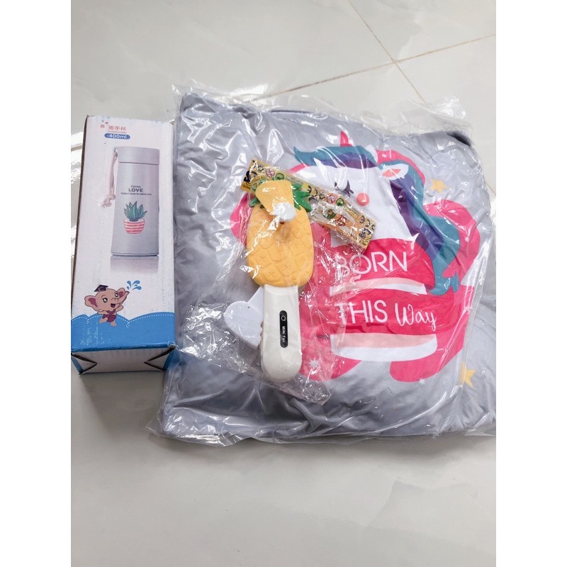 Combo quà tặng của Diana ko bình ko quạt