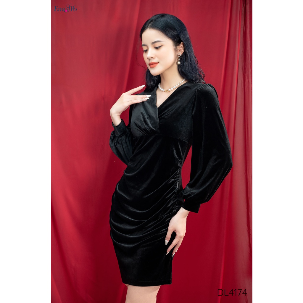 Đầm nhung cổ V tay dài Emspo DL4174