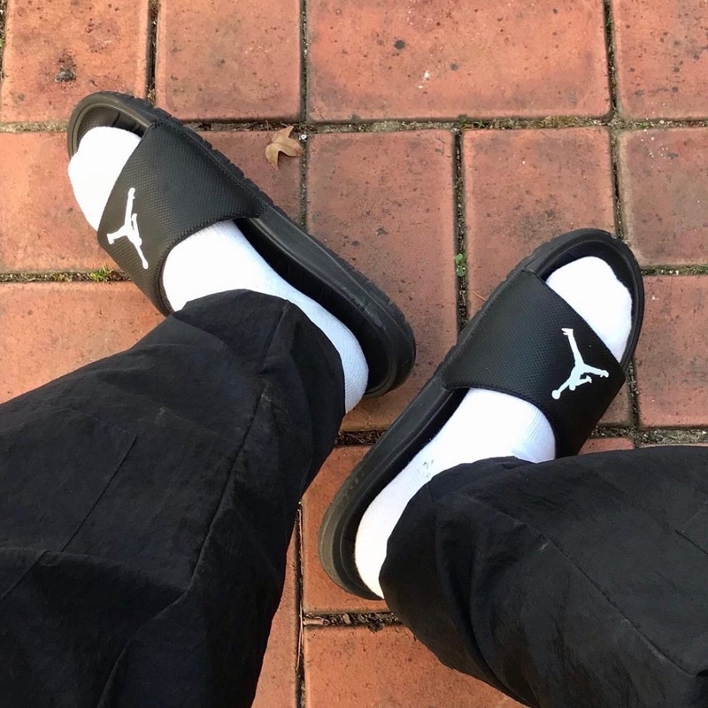 Dép quai ngang Jordan Break Slide  màu Đen Logo Trắng | PiuPiu Authentic