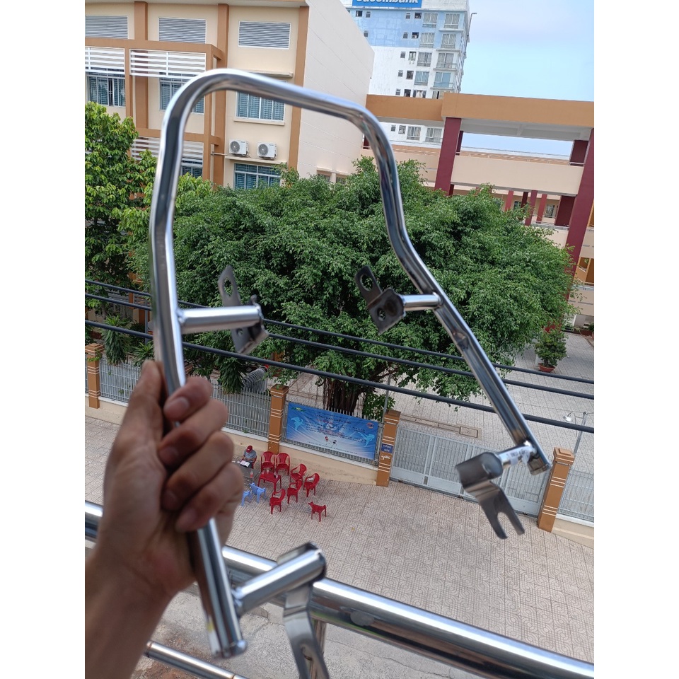 Cảng sau xe Future 1 inox