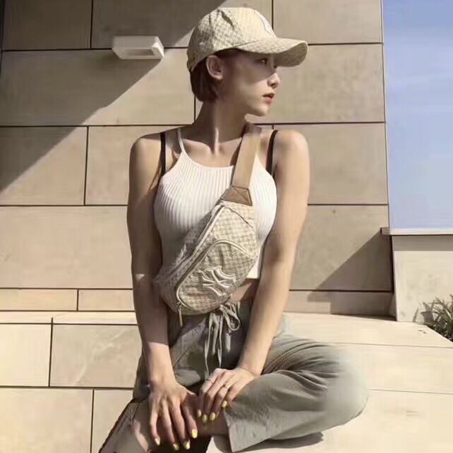 Túi đeo chéo ngực mlb