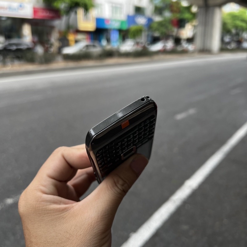 NGUYÊN ZIN, chính hãng điện thoại cổ Nokia E71