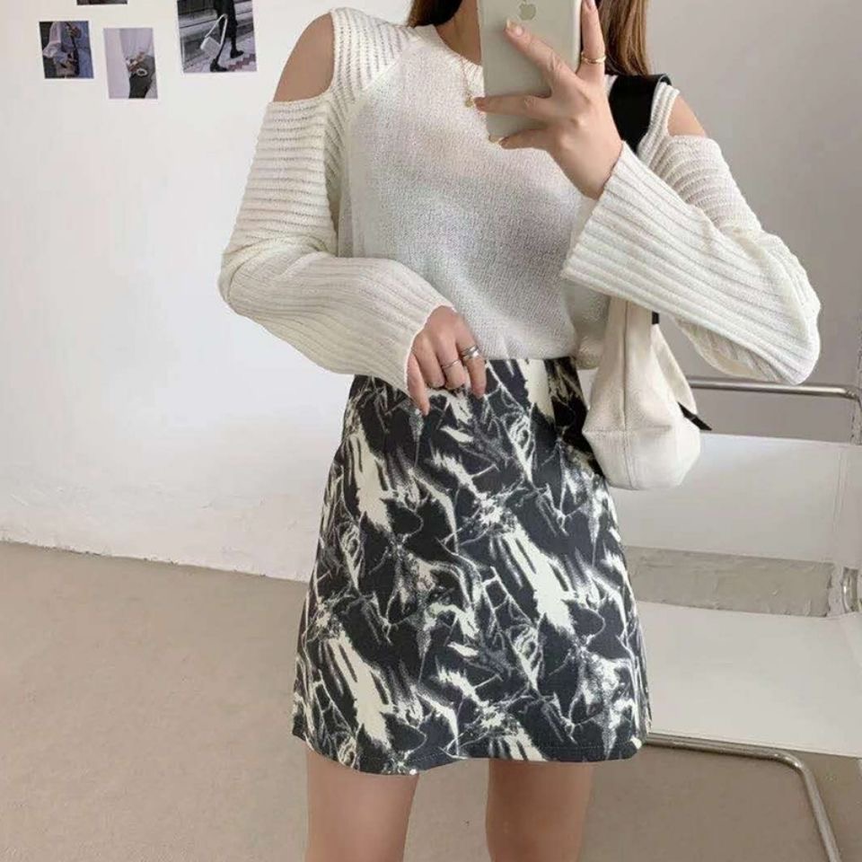 Chân váy chữ A kiểu dáng thời trang độc đáo xinh xắn cho nữ | BigBuy360 - bigbuy360.vn