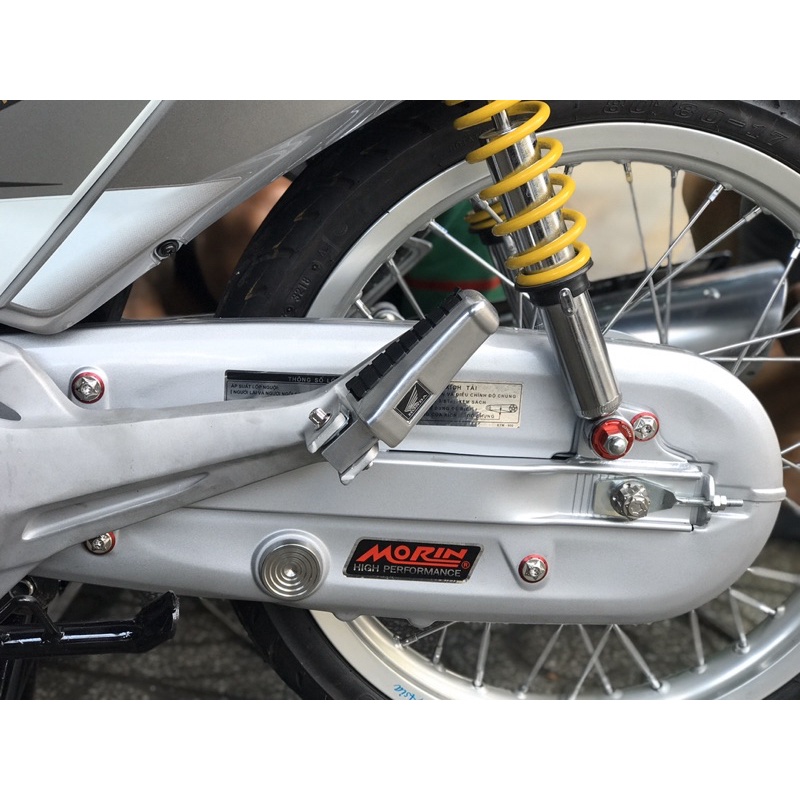 Gác chân Honda cánh chim