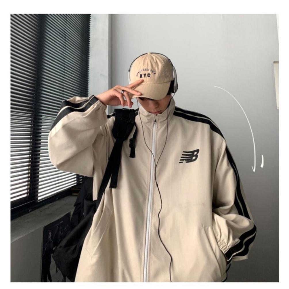 Áo Khoác, Áo Jacket Gió 2 Lớp 2 Màu Be và Đen From Rộng In Chữ Trước Ngực Phong Cách Hàn Quốc 2021