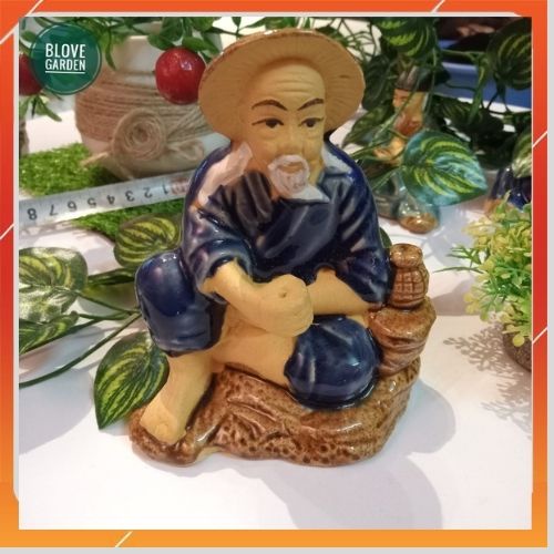 Tượng ông lão ngồi câu cá gốm sứ Bát Tràng -11,5 x 9,5cm làm mô hình trang trí tiểu cảnh, trang trí