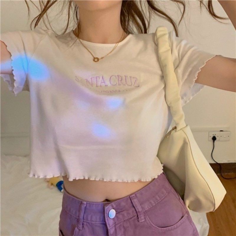 Áo Croptop Thêu Chữ Sắc Nét Cuộn Viền Form Không Ôm Viền Tuyết's House