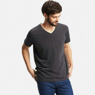 Áo thun trơn cổ V Uniqlo chính hãng