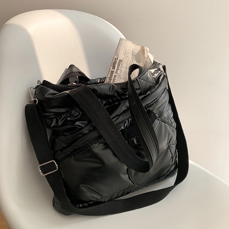 Ielgy Túi Đeo Chéo Màu Đen Thời Trang Hàn Quốc