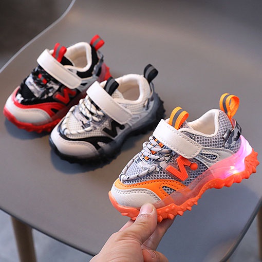 SUGE Giày Thể Thao Đế Mềm Chống Trượt Có Đèn LED Phát Sáng Thời Trang Hàn Quốc Cho Trẻ Em