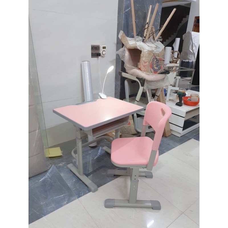 Bàn học sinh nhập khẩu chống gù | BigBuy360 - bigbuy360.vn