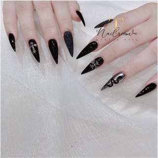 Mẫu nailbox móng up hallowen đen huyền bí