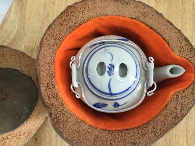 Trái dừa ủ bình trà-bình trà.