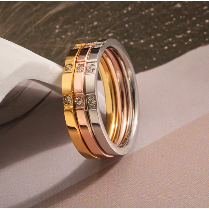 Nhẫn titan nữ ba hạt đá nhỏ không đen không gỉ trẻ trung sang trọng