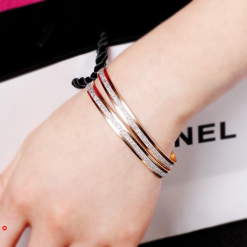 Set 2 vòng tay hợp kim mặt tròn thời trang cho nữ