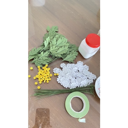 Thủ công/ handmade/DIY/ sét nguyên liệu tự làm 60 bông hoa cúc tana bằng giấy mỹ thuật