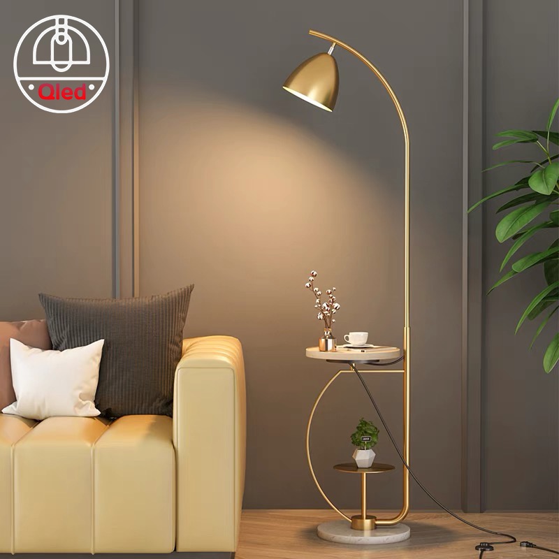 Đèn cây đứng chao đồng hình cái ly đế đá bàn đá cao cấp