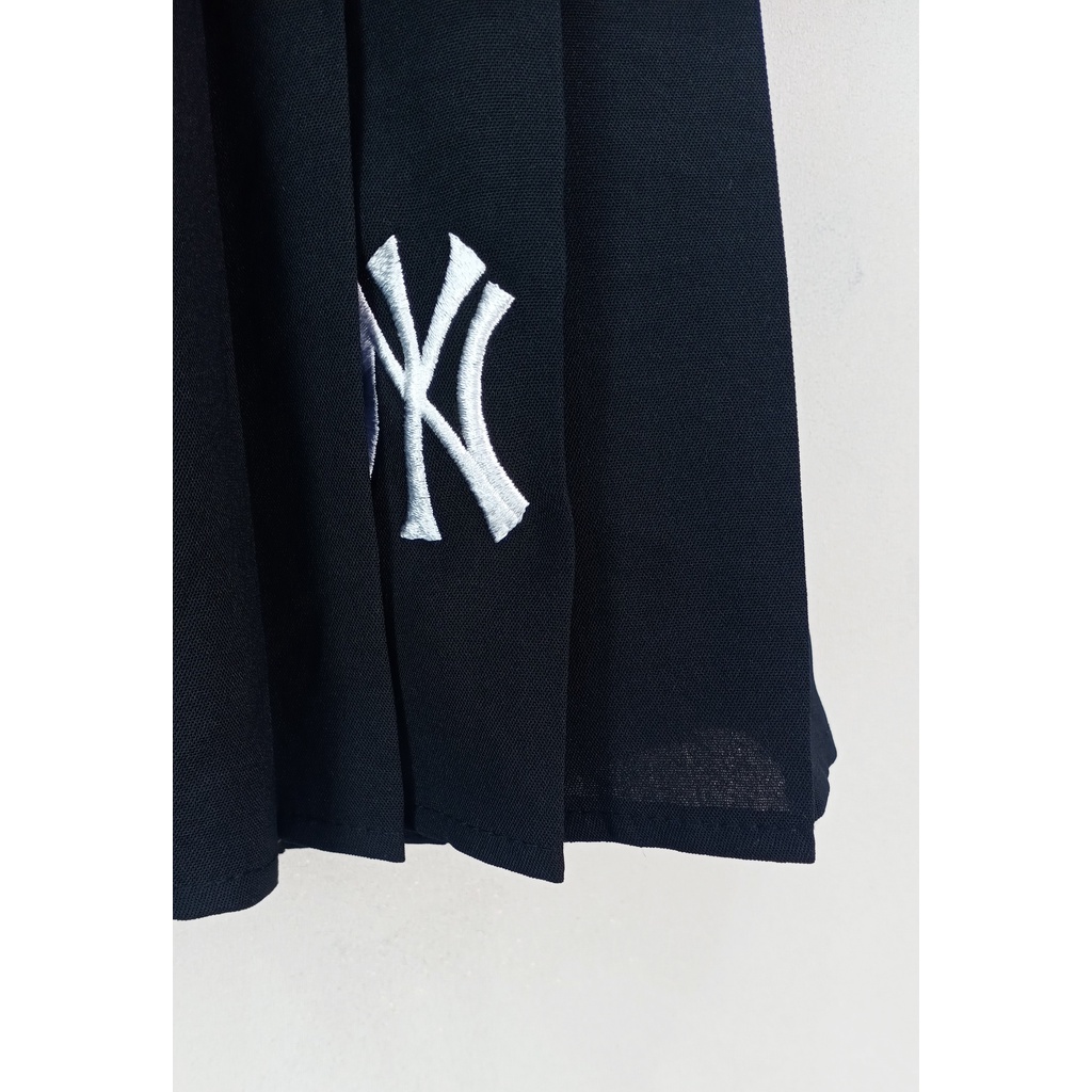 CHÂN VÁY XẾP LY MLB ĐEN NÂU LOGO -HÀNG CHUẨN VNXK