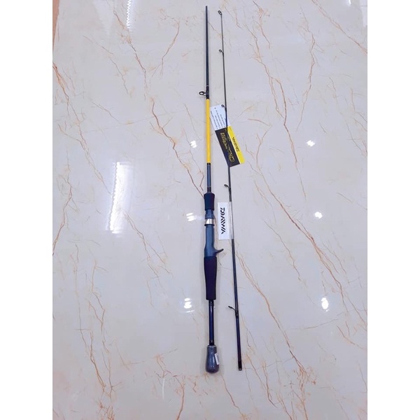 cần lure Daiwa Crossfire máy ngang