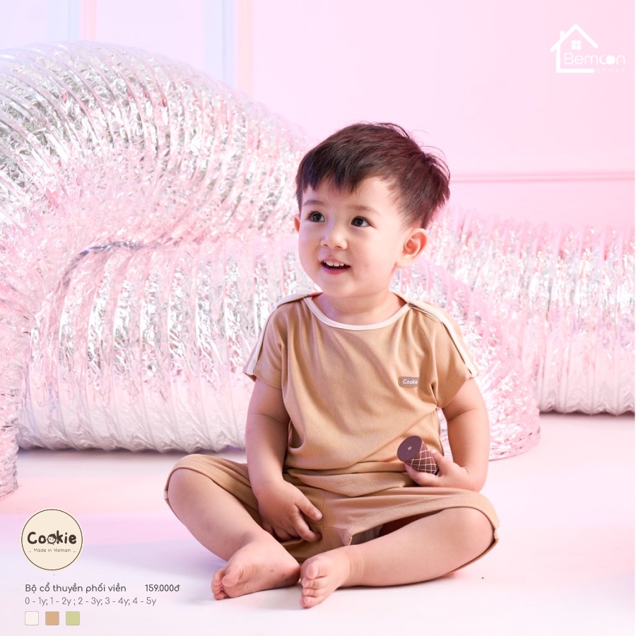 Bộ quần áo cộc cổ thuyền phối viền Cookie