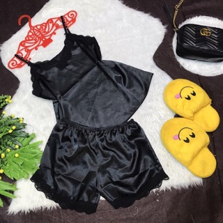 Set bộ mặc nhà phi lụa.