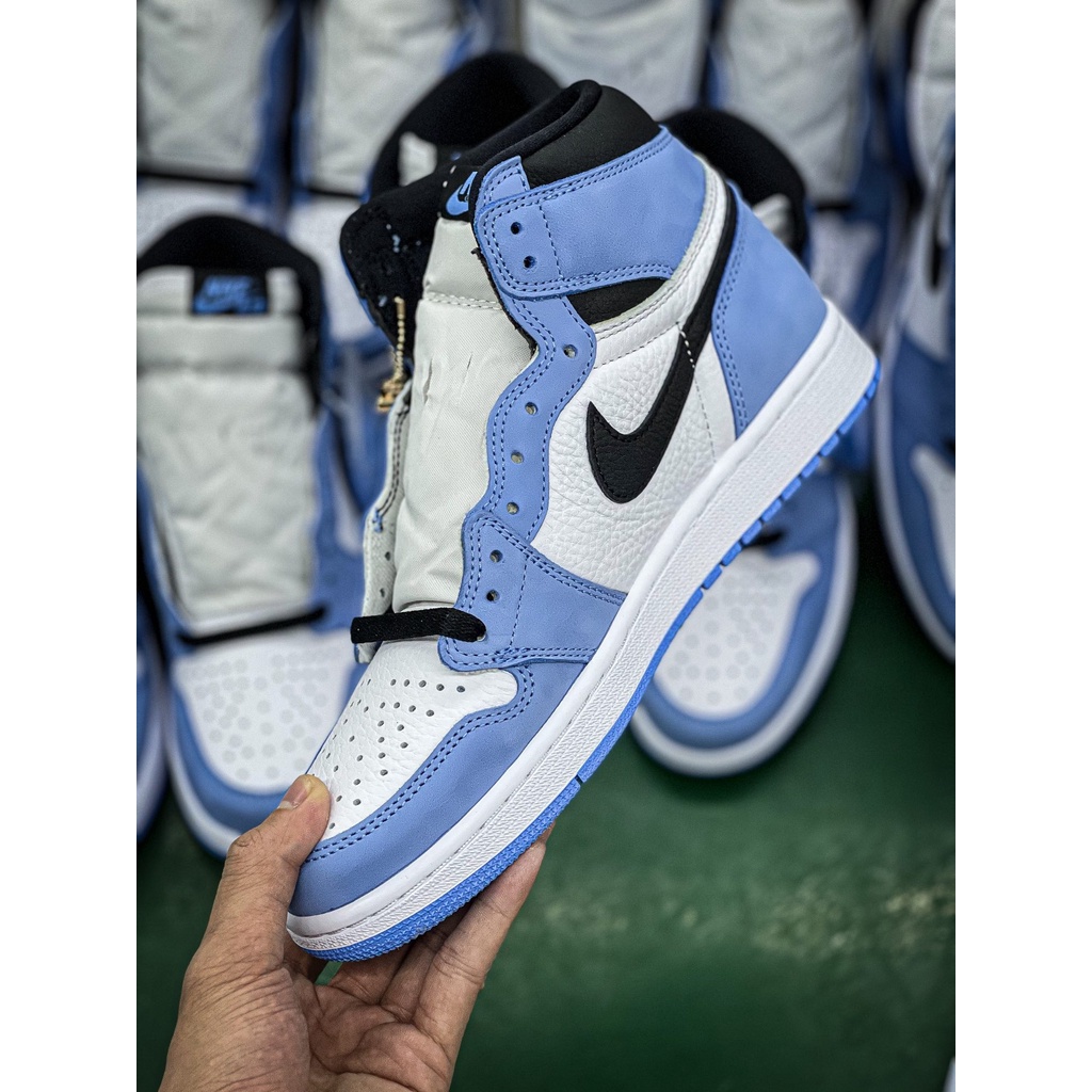 Giày Air Jordan 1 Retro High OG "University Blue"