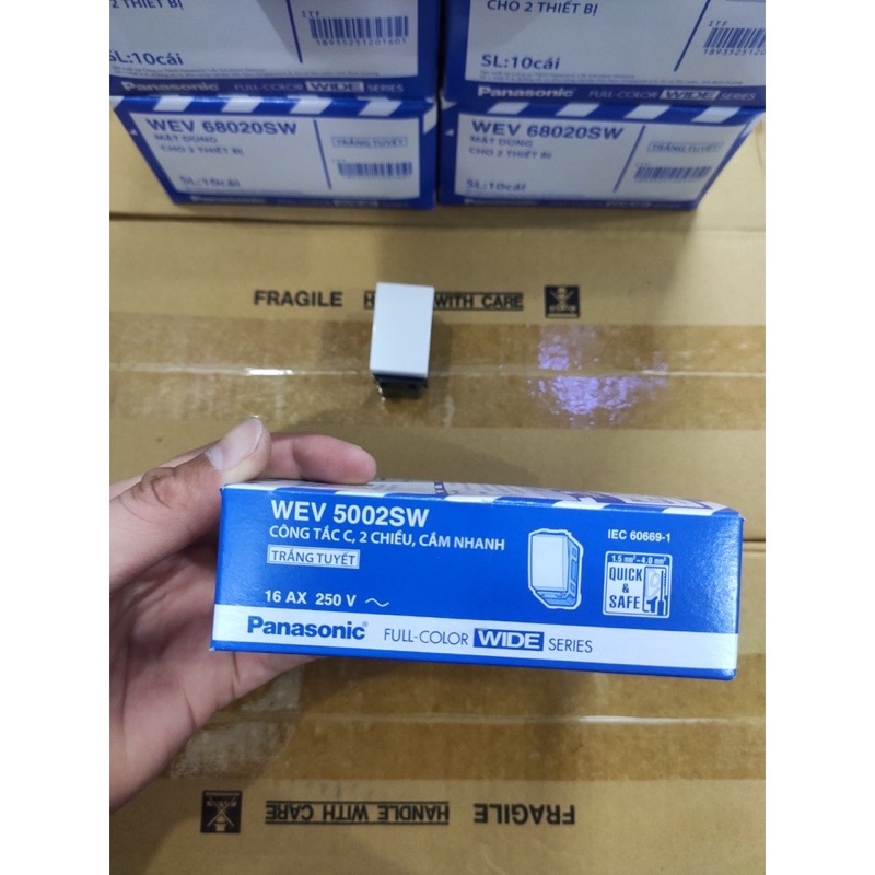 Panasonic - Công tắc 2 chiều dòng WIDE hạt lớn, công tắc cầu thang