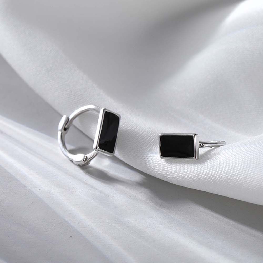 Khuyên Tai Hợp Kim Hình Vuông Màu Đen Phong Cách Hàn Quốc Cá Tính Cho Nữ