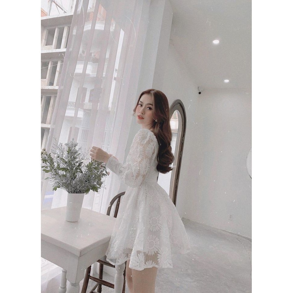 Đầm ren hoa cúc tay dài bồng phối nút bọc sang chảnh - Laven dress [Hàng Cao Cấp] | BigBuy360 - bigbuy360.vn